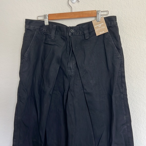 Extra wide-leg pleated jeans - Picture 3 of 3